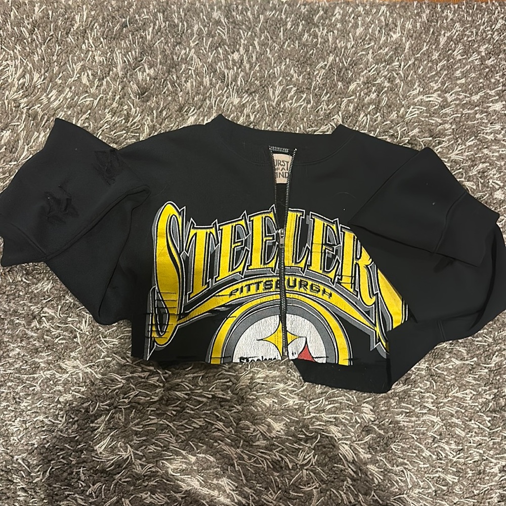LF Steelers zip up